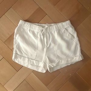 Cloth & Stone Snow White Shorts Size Small